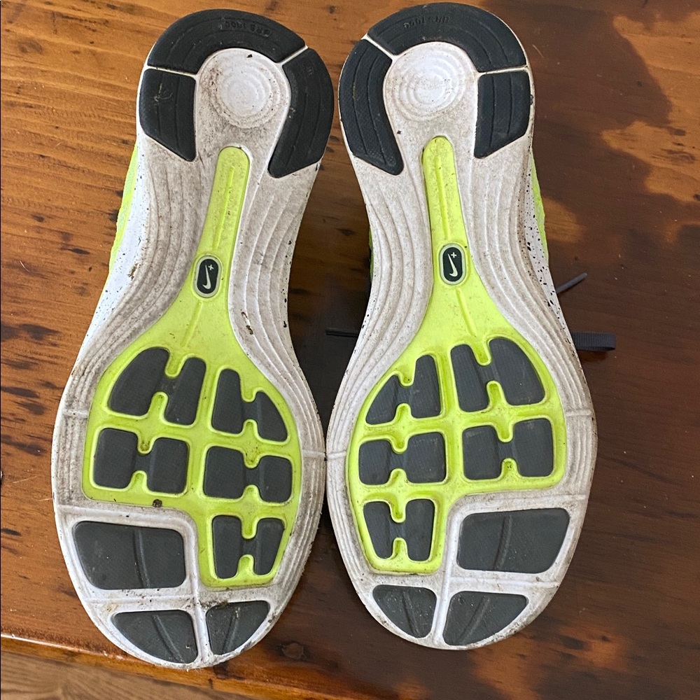 Womens Nike flyknit lunar 1+ running shoe in volt yellow and black colorway 7.5 - Picture 10 of 13